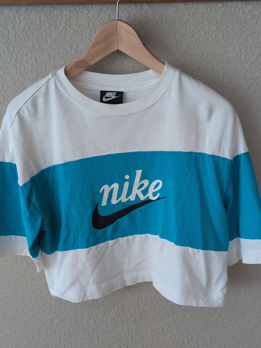 Nike White & Teal Cropped Logo Top